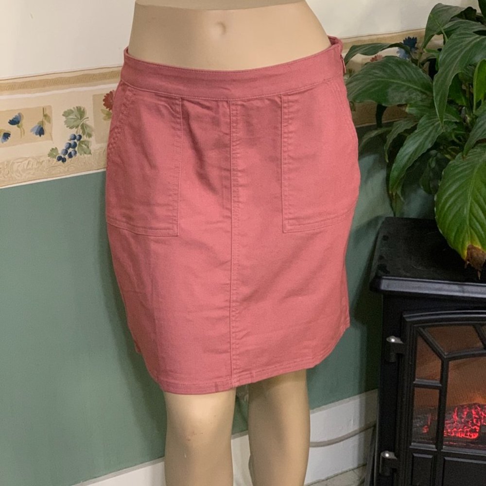 Prana Side Zip Kara Skirt/Two Front Pockets